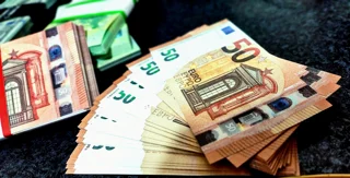 پنجاه یورویی مشابه درطرح رنگ و ابعاد استاندارد